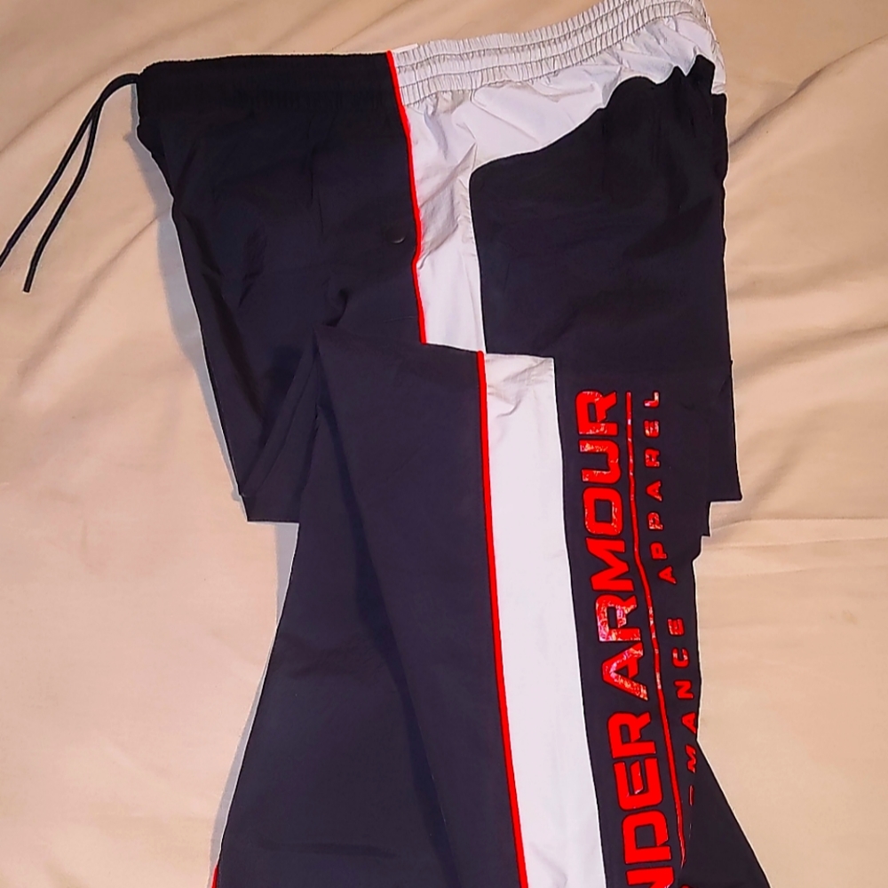 UA Men's Loose fit Woven Track Pants Men's Size XL